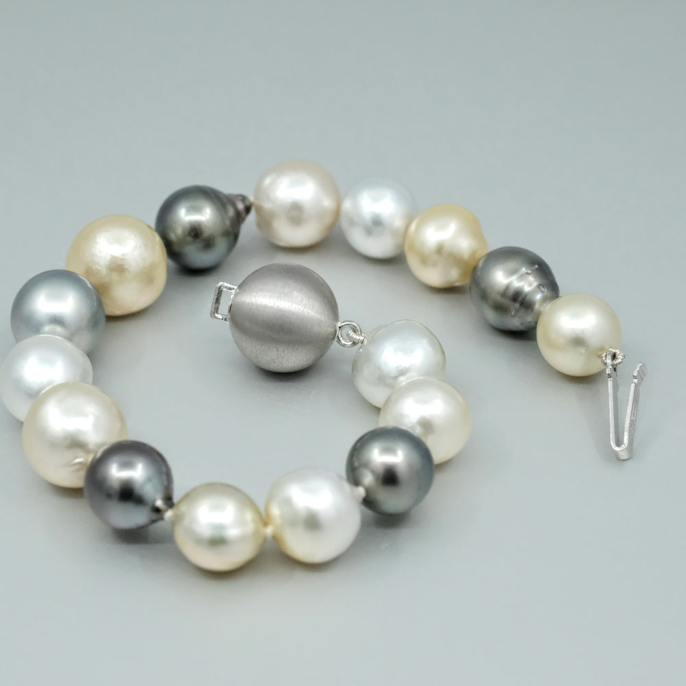 
                      
                        'Strand' Tahitain Baroque Pearl Bracelet
                      
                    