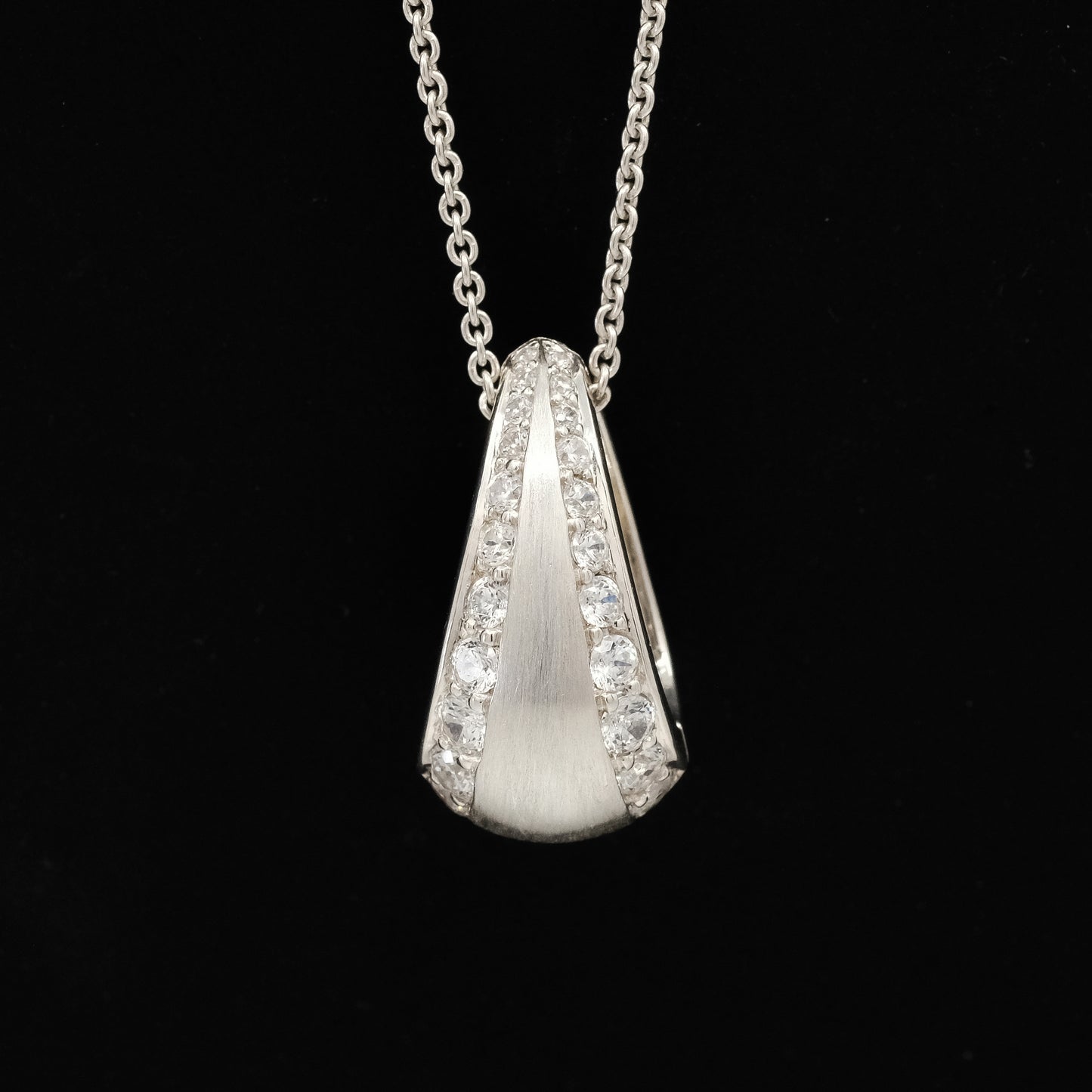 Bundova Diamond Pendant