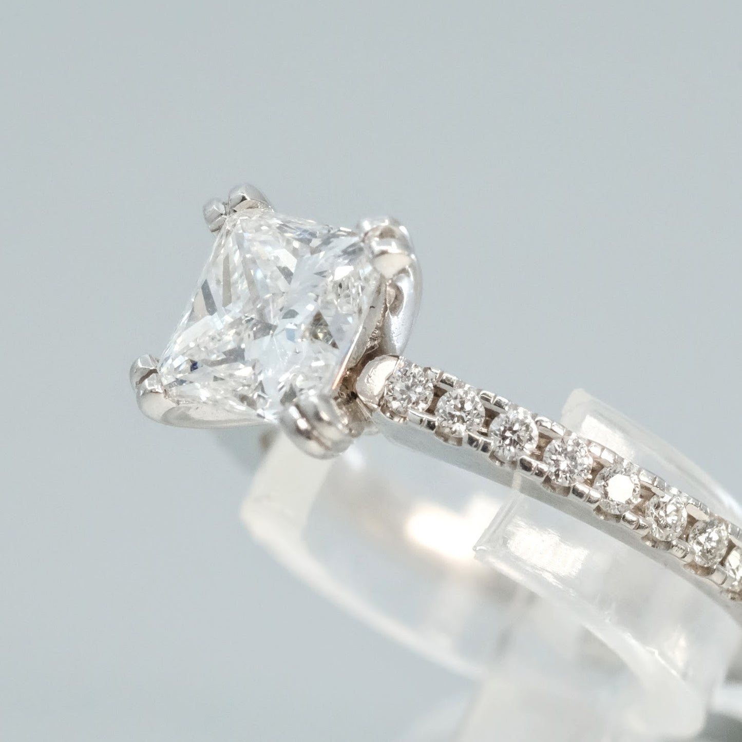 'Mignon' Diamond Ring