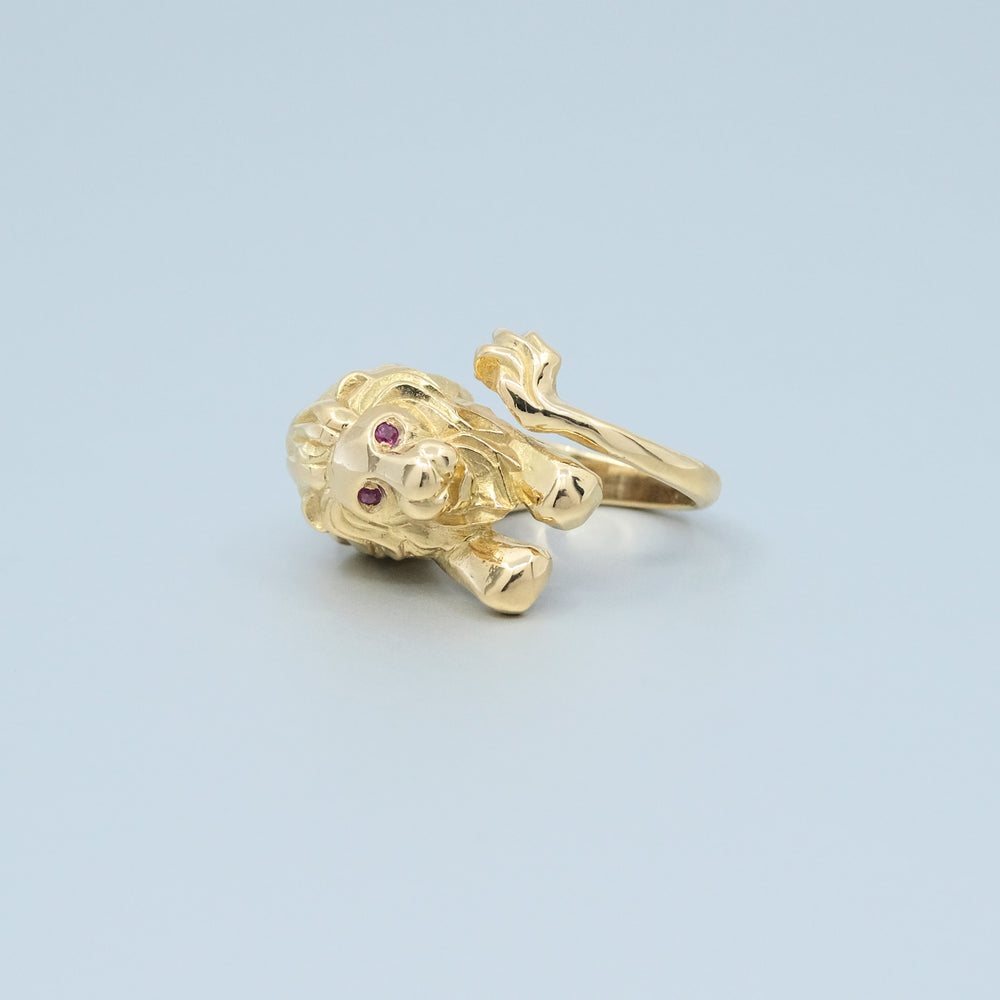 
                      
                        Lion shaped ring
                      
                    