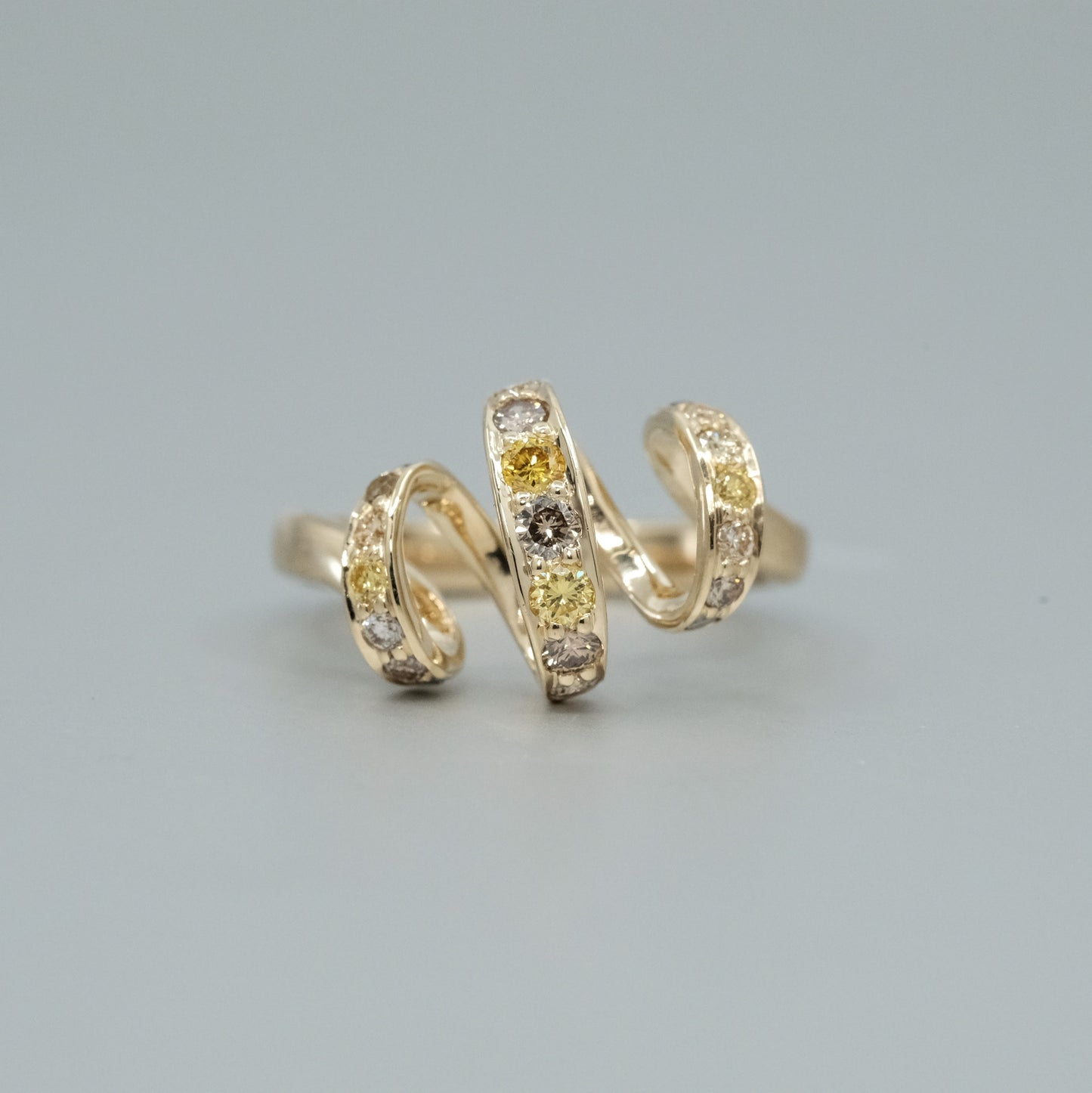 'Lyra' Ring in Yellow Gold set with yellow diamonds