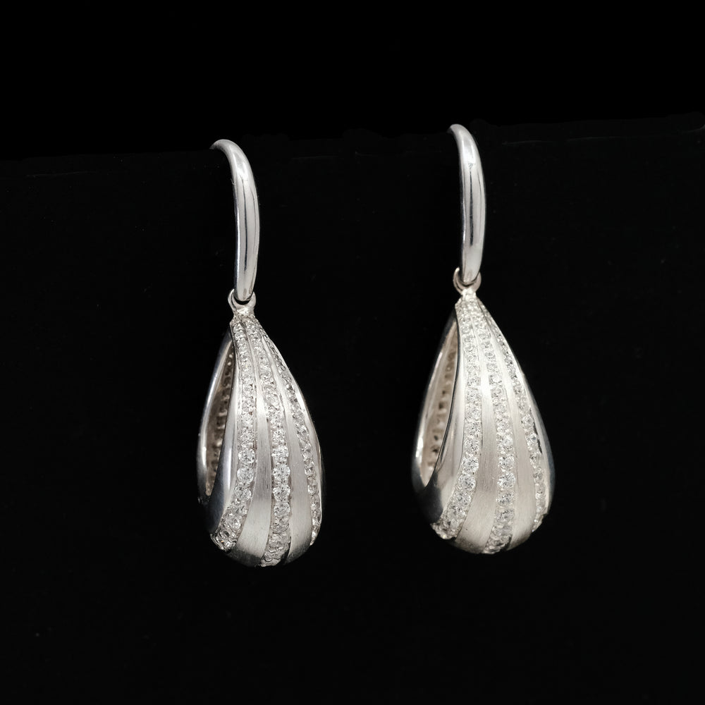 Bundova diamond earrings