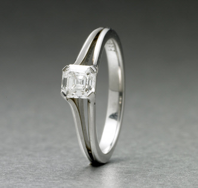 
                      
                        Volans 'Ara' Diamond Ring
                      
                    