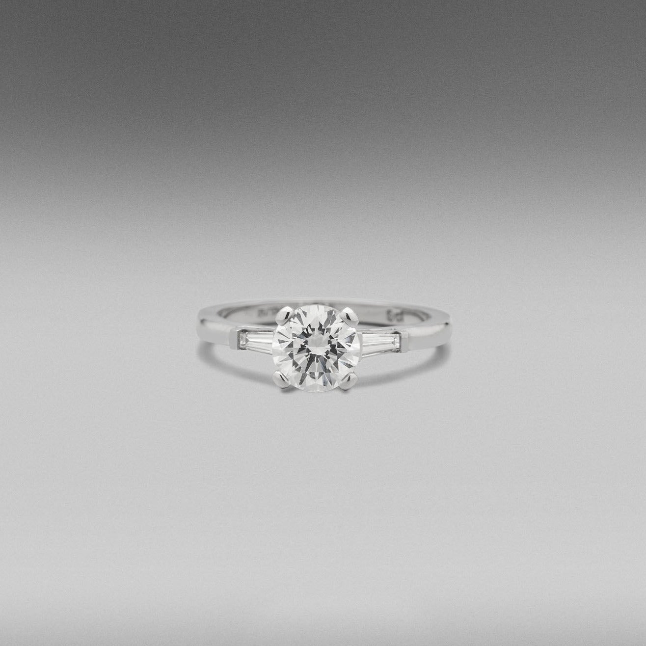 'Luna' Diamond ring