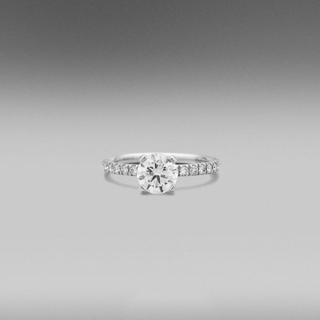 Mignon Diamond Ring