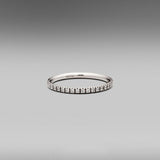 Mignon eternity ring