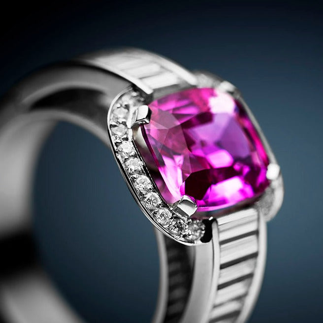 Valentin 'Sagitta' Engagement ring