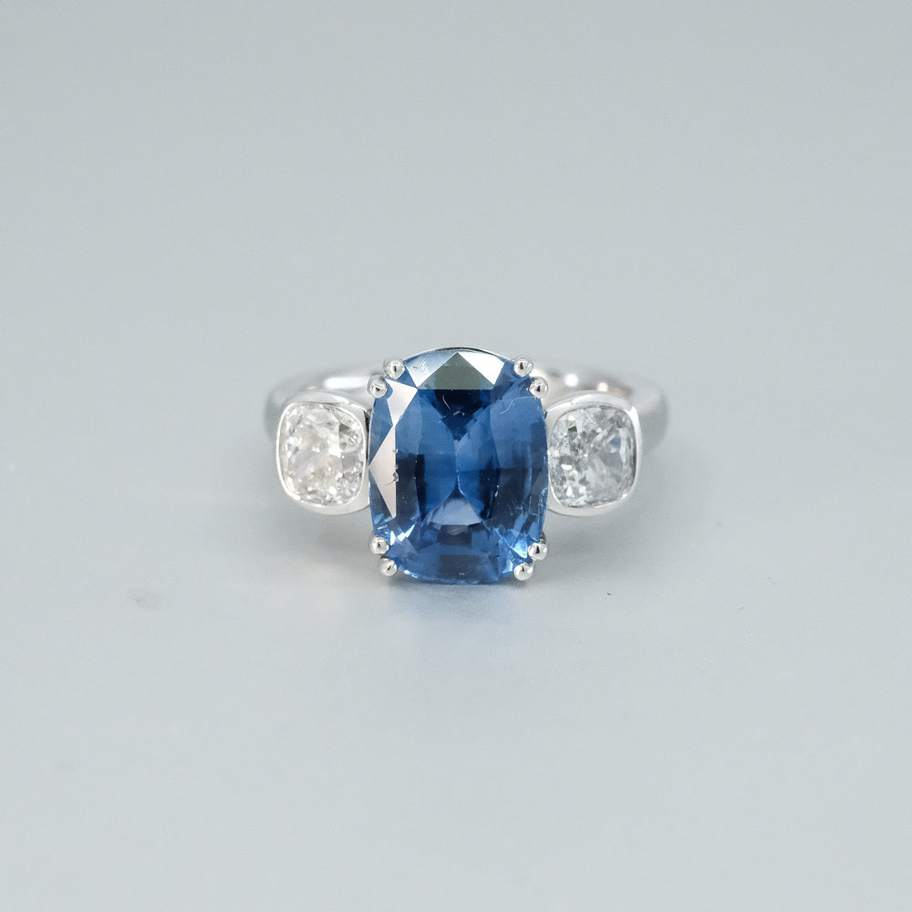 'Volans' Sapphire & Diamond Ring