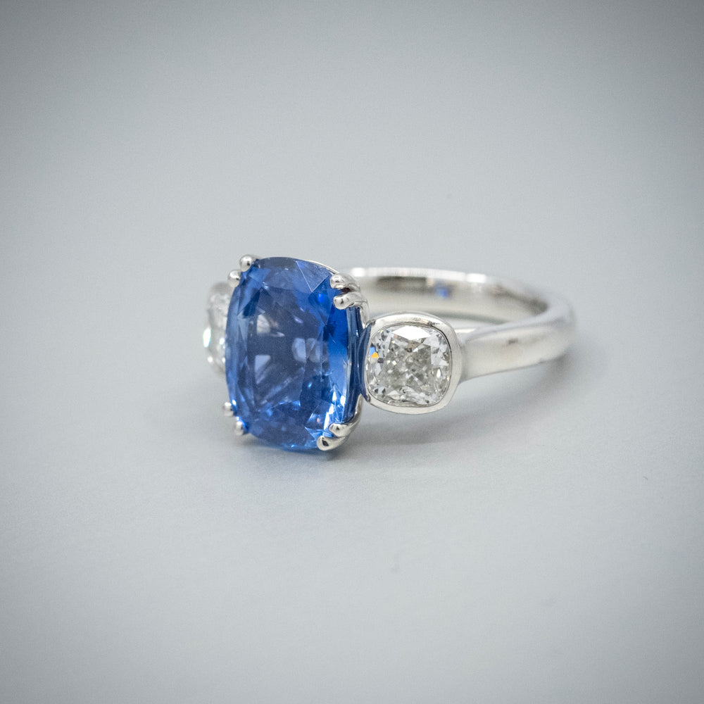 'Volans' Sapphire & Diamond Ring