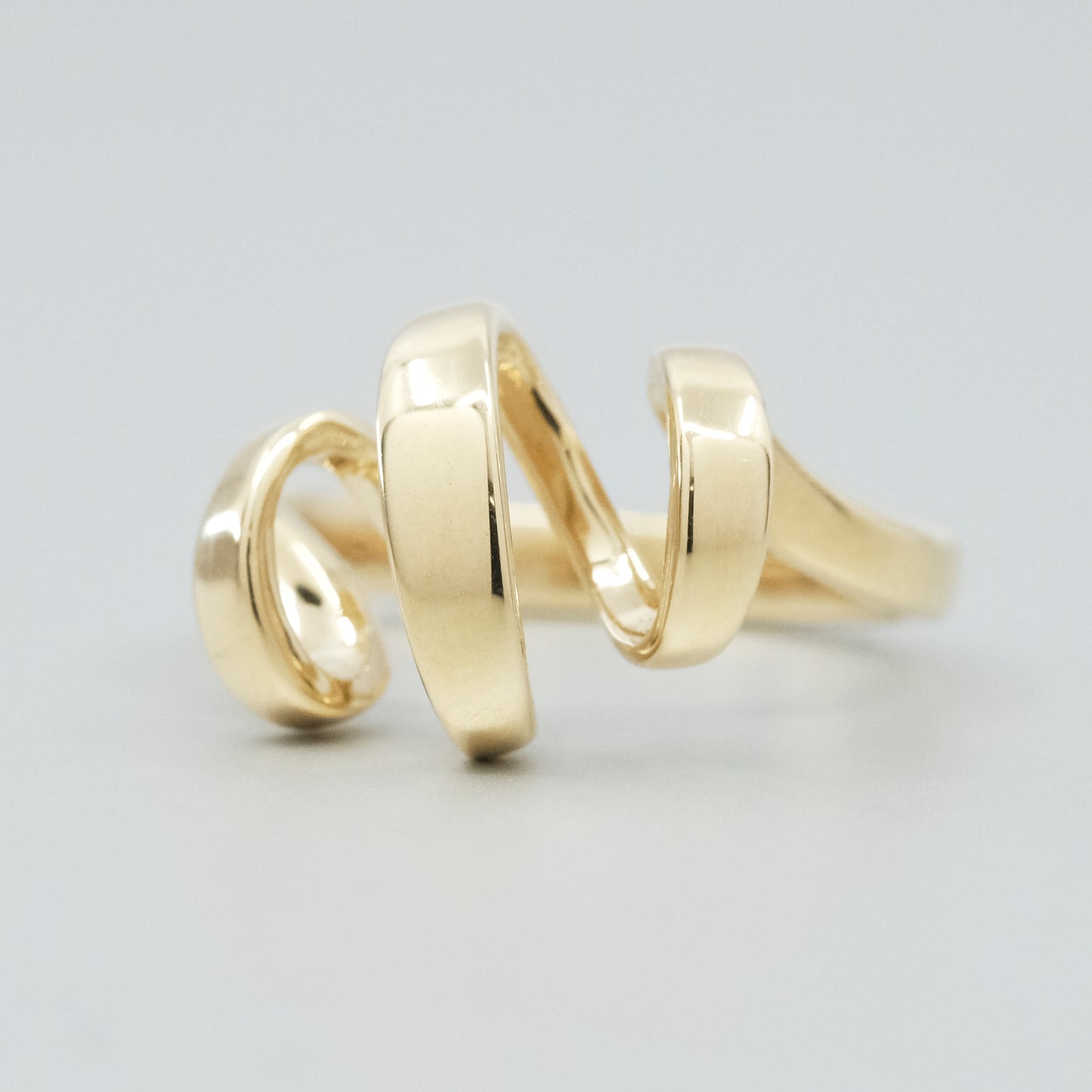 'Lyra' Ring in Yellow Gold