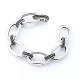  A fine roped edge detail set on central links gives this distinctive mixed link bracelet a sophisticated feel.