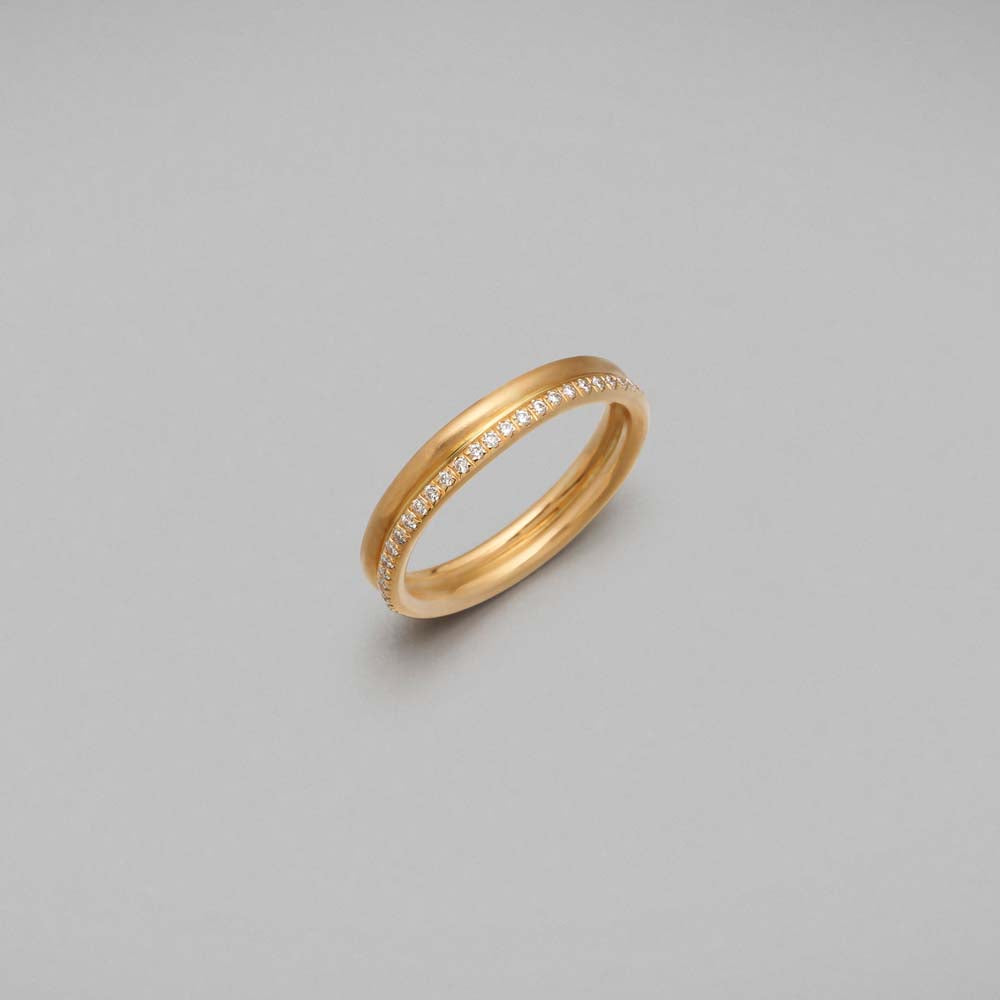 'Bundova' Split Ring in Yellow Gold