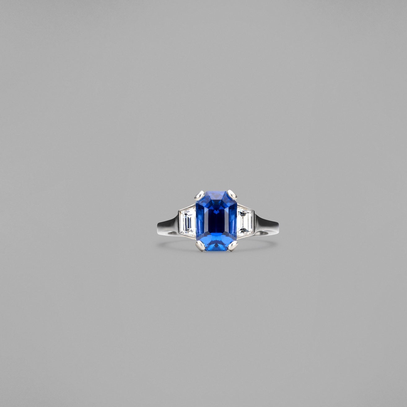 'Volans' Sapphire & Diamond Ring