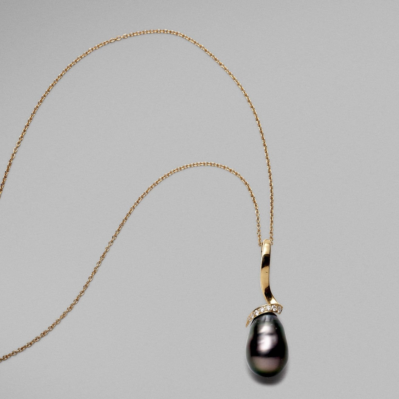 'Lyra' Tahitian Keshi Pearl Pendant in Yellow Gold