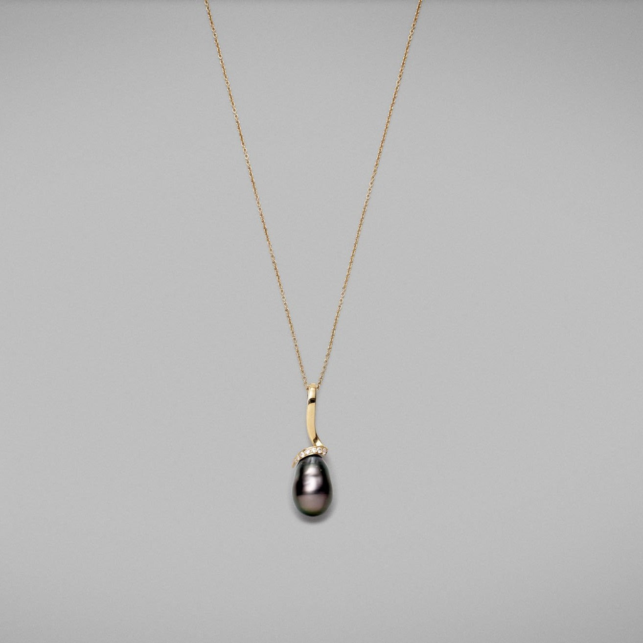 'Lyra' Tahitian Keshi Pearl Pendant in Yellow Gold