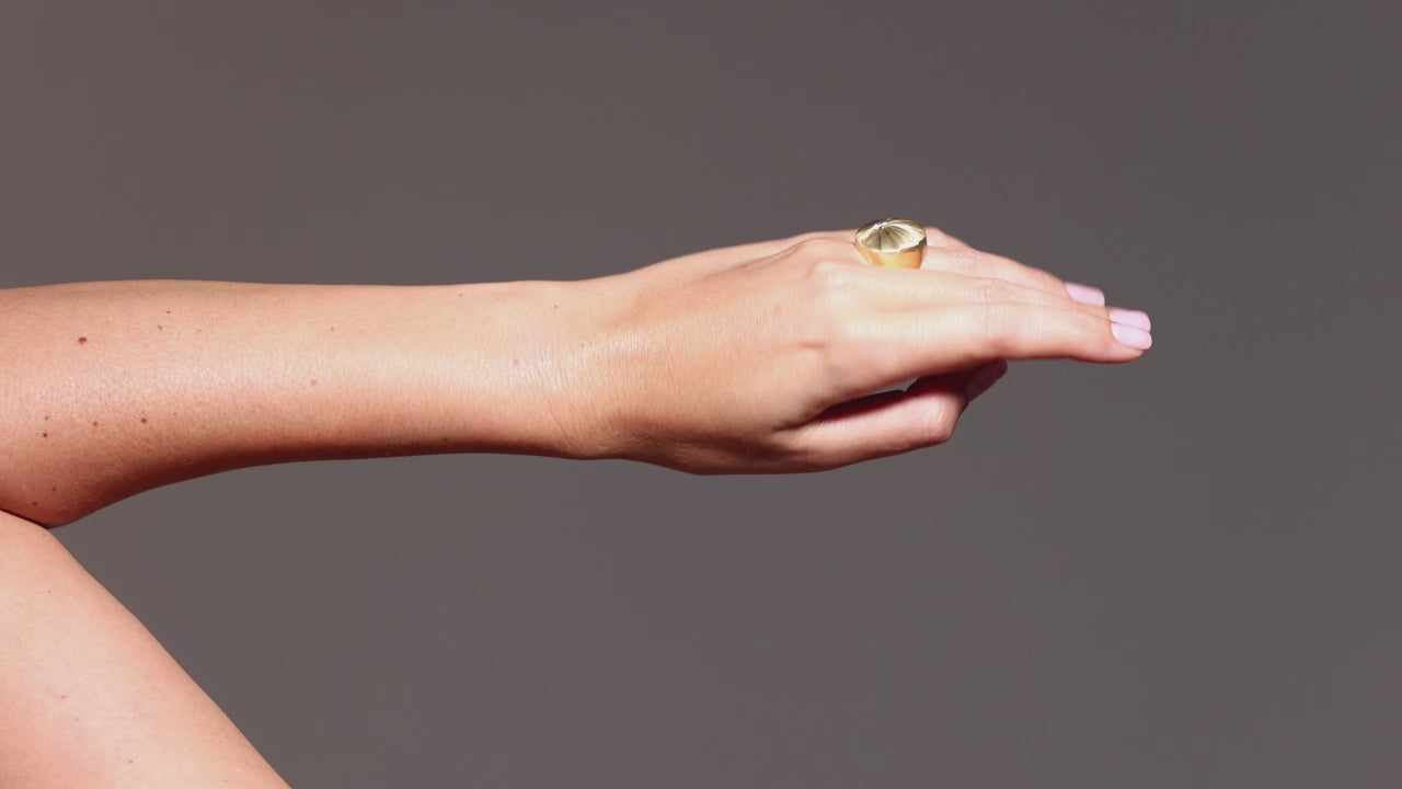 'Apus' Diamond Ring in Yellow Gold